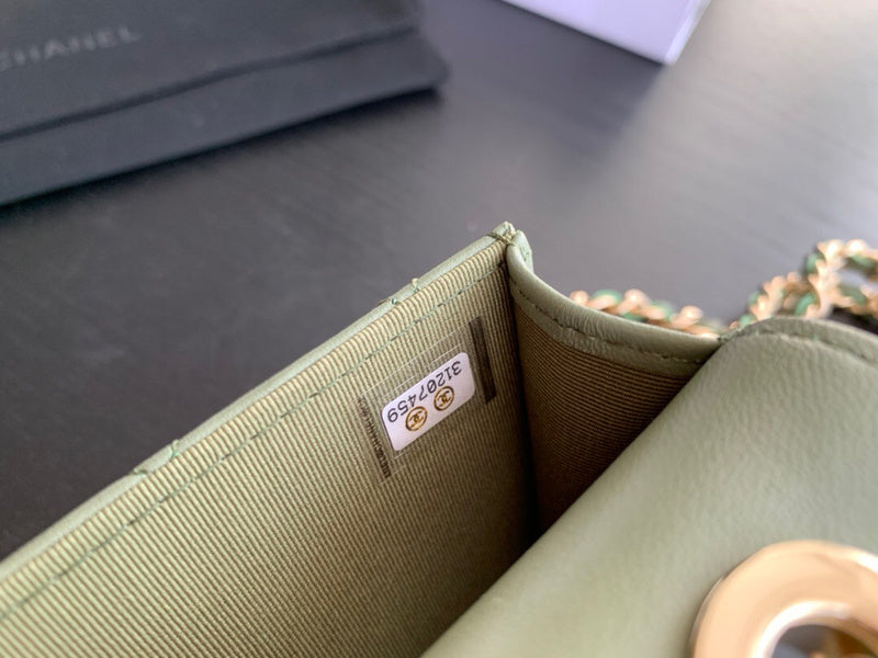 Dragons Bags Detail