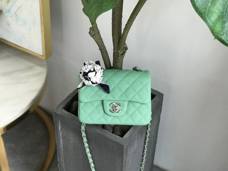 Dragons Bags Detail
