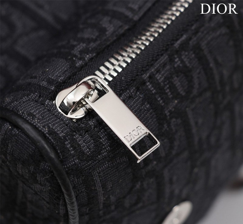 Dragons Bags Detail