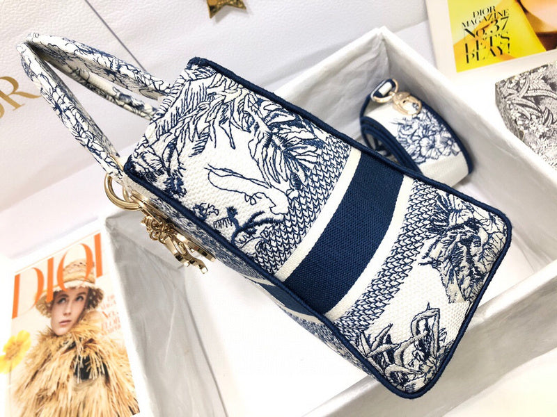 Dragons Bags Detail