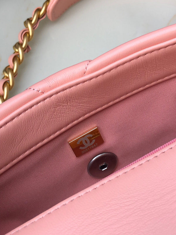 Dragons Bags Detail