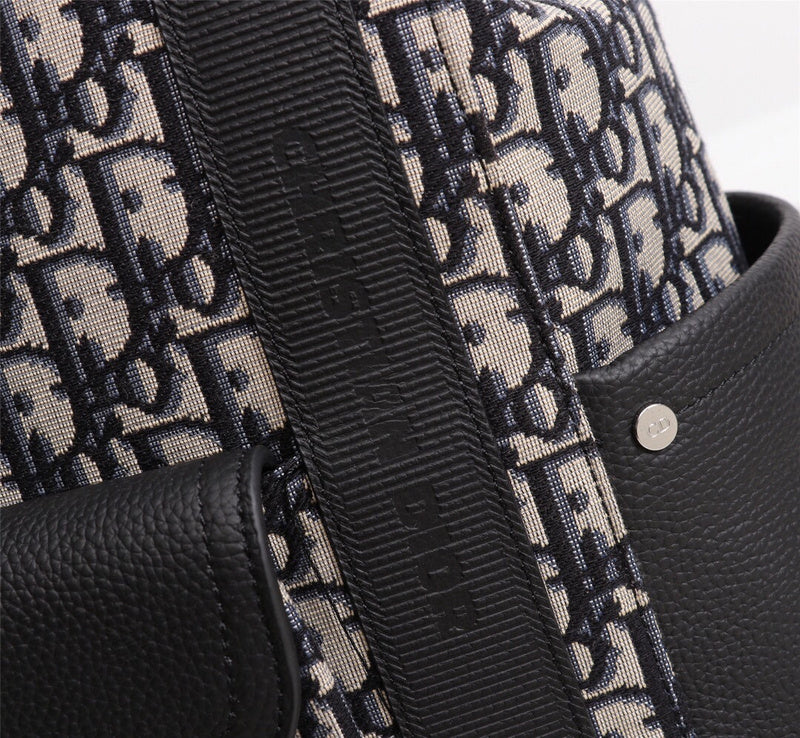 Dragons Bags Detail