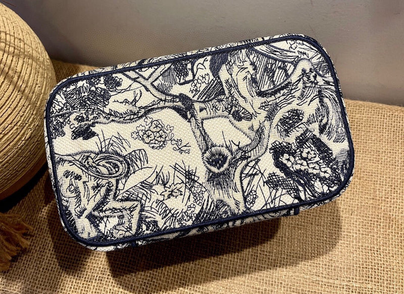Dragons Bags Detail