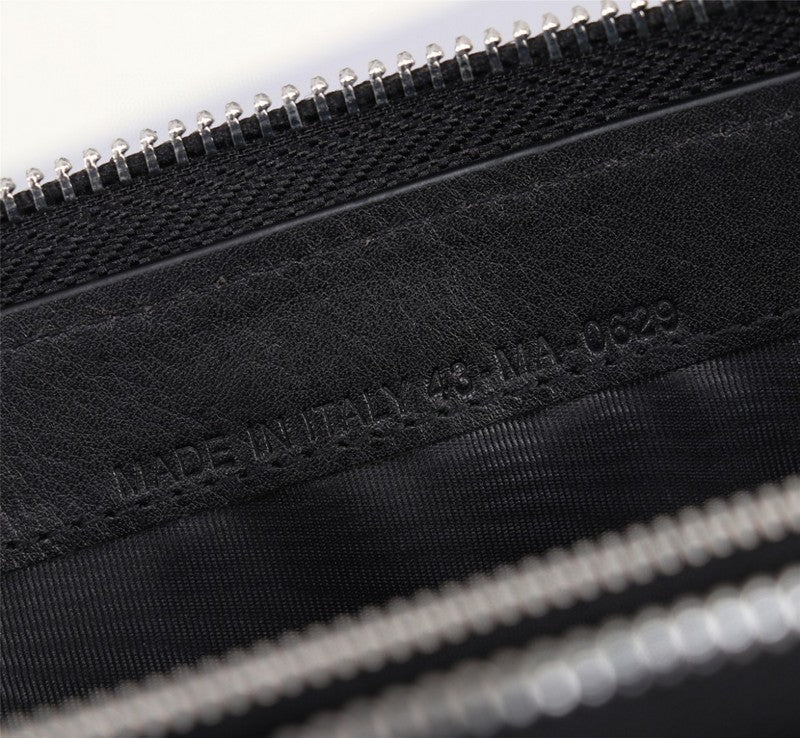 Dragons Bags Detail