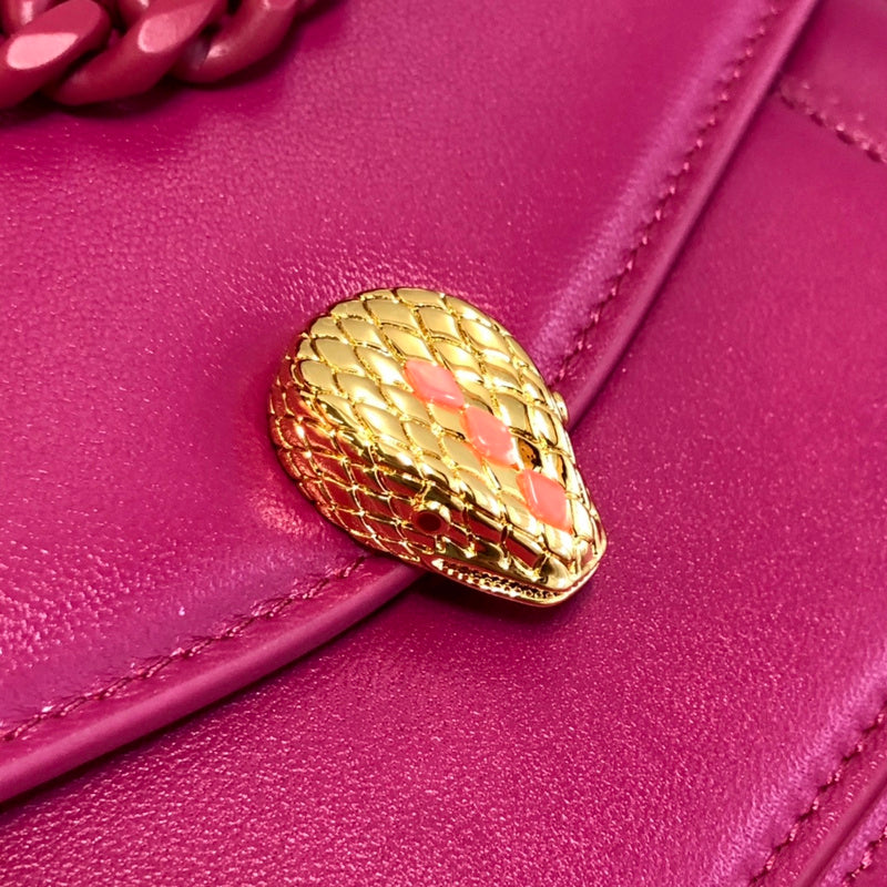 Dragons Bags Detail