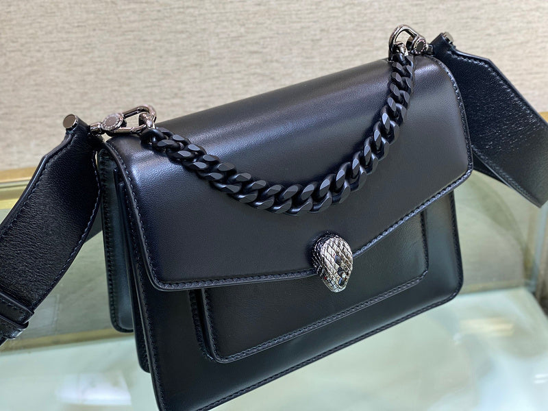 Dragons Bags Detail