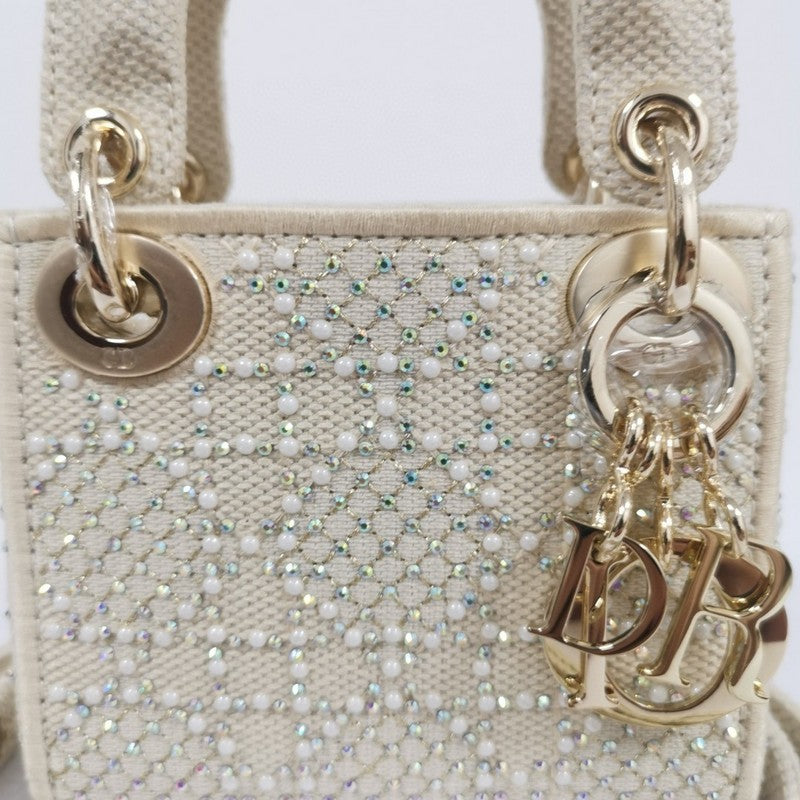 Dragons Bags Detail