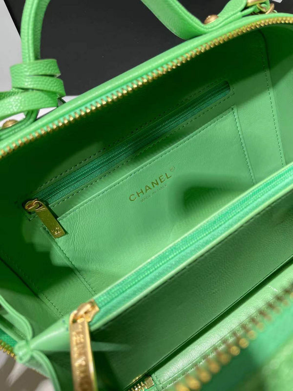 Dragons Bags Detail