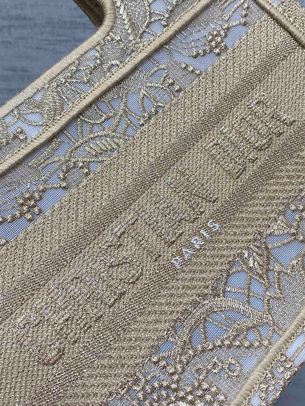 Dragons Bags Detail