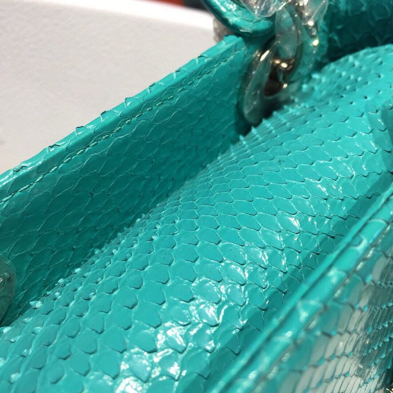 Dragons Bags Detail