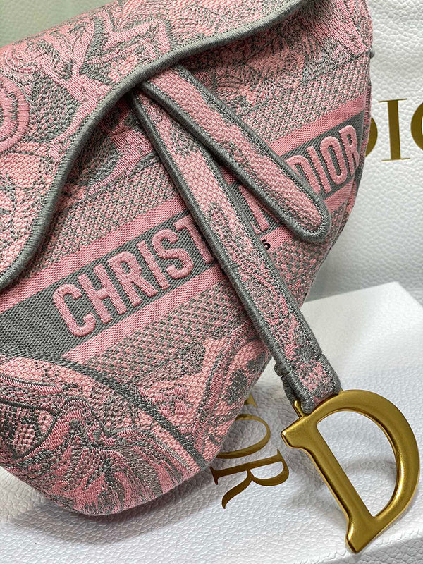 Dragons Bags Detail