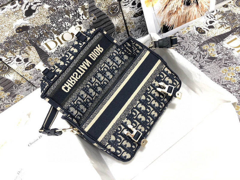 Dragons Bags Detail