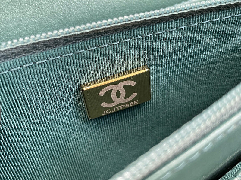 Dragons Bags Detail