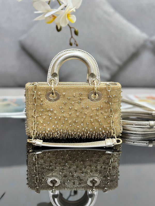 Dragons Bags Detail