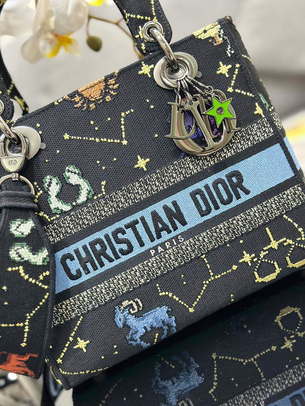 Dragons Bags Detail