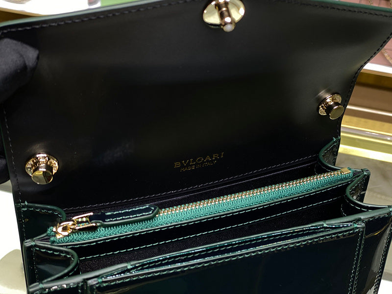 Dragons Bags Detail
