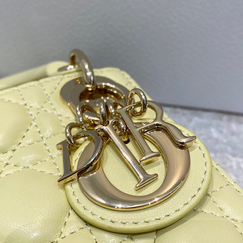 Dragons Bags Detail