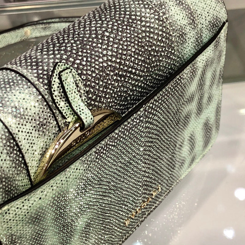 Dragons Bags Detail