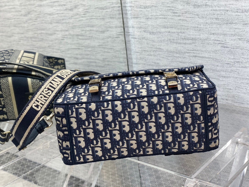 Dragons Bags Detail