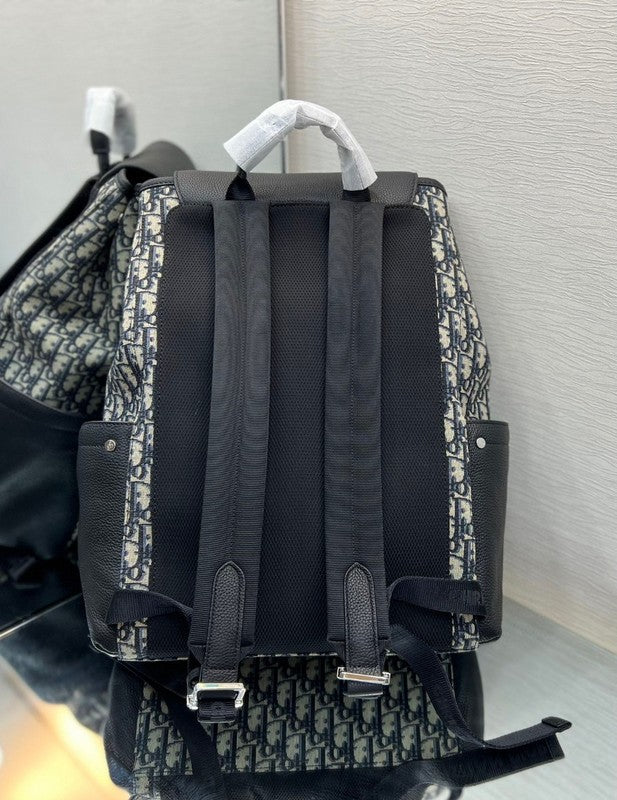 Dragons Bags Detail