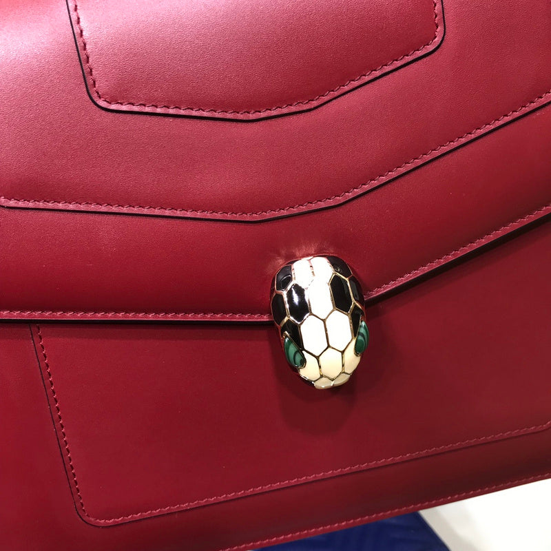 Dragons Bags Detail
