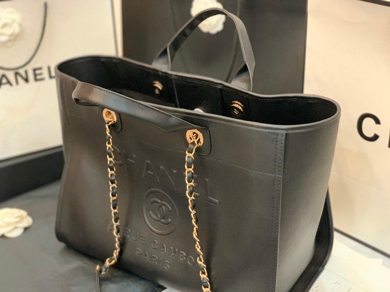 Dragons Bags Detail