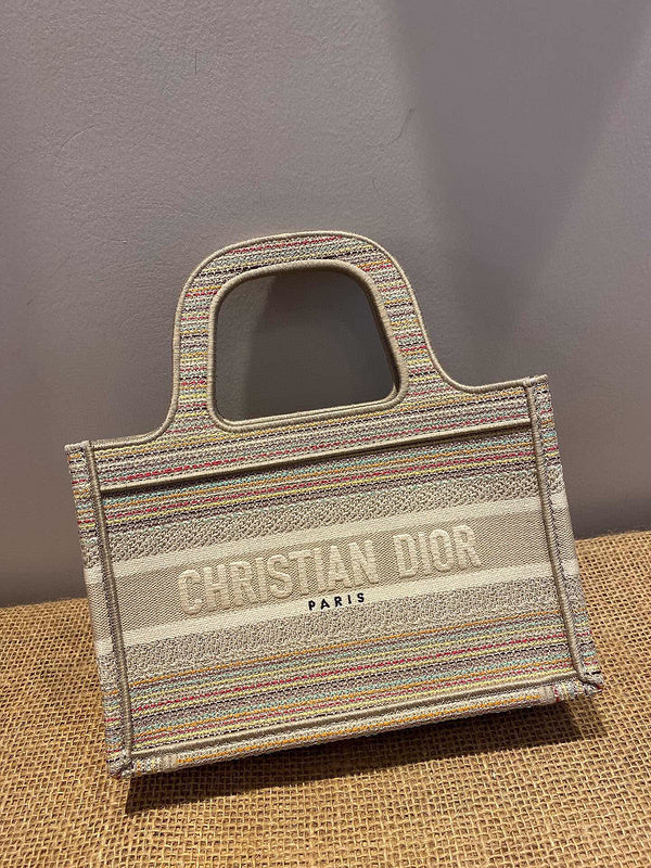Dragons Bags Detail