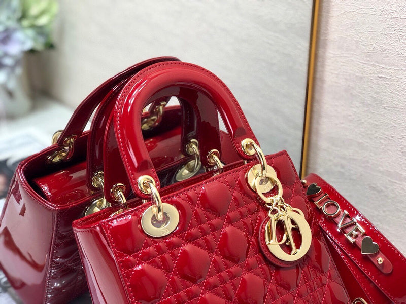 Dragons Bags Detail