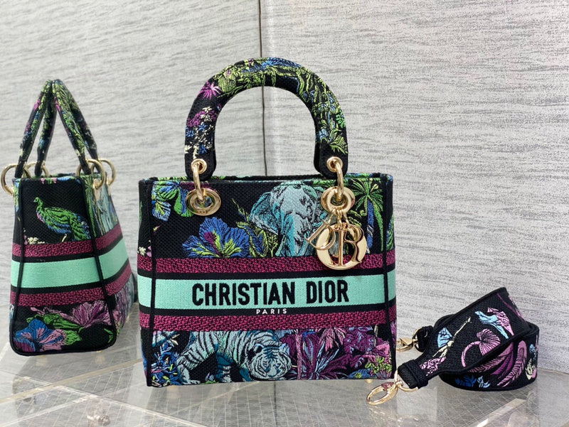 Dragons Bags Detail