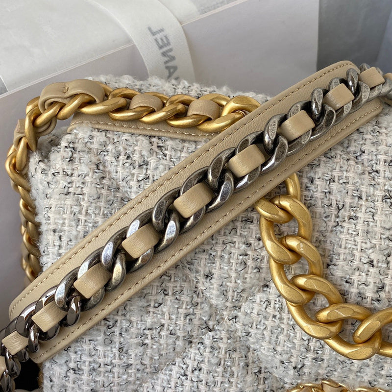 Dragons Bags Detail