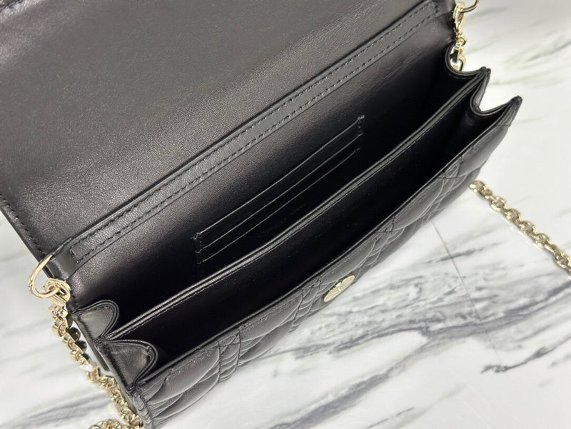 Dragons Bags Detail