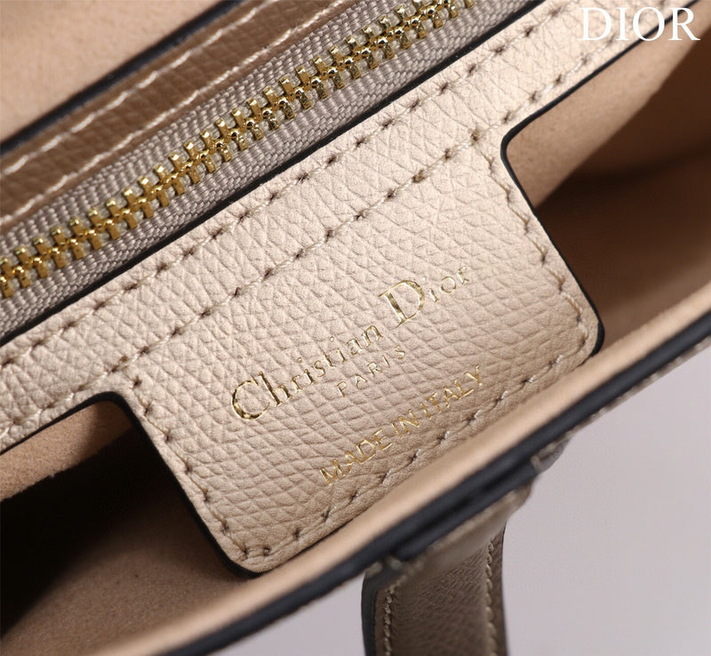 Dragons Bags Detail