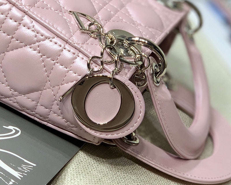 Dragons Bags Detail