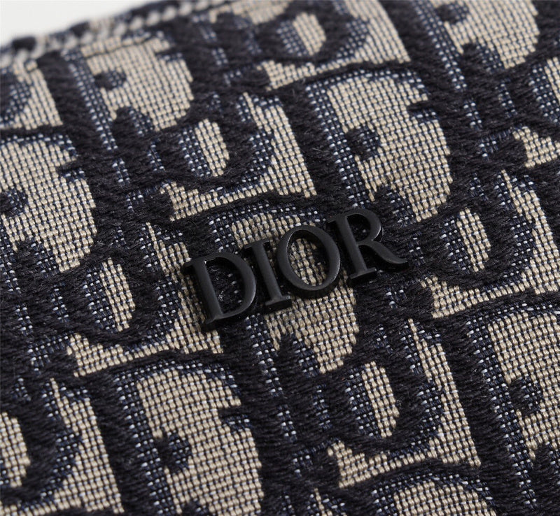 Dragons Bags Detail