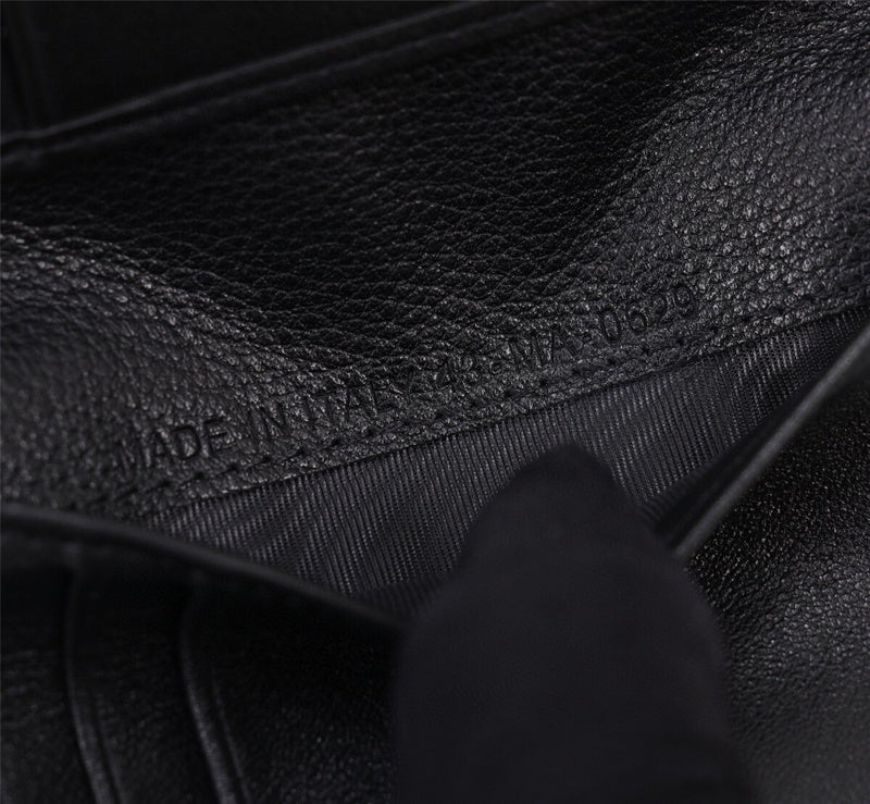 Dragons Bags Detail