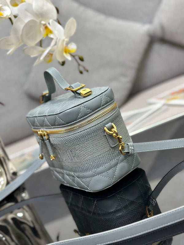 Dragons Bags Detail