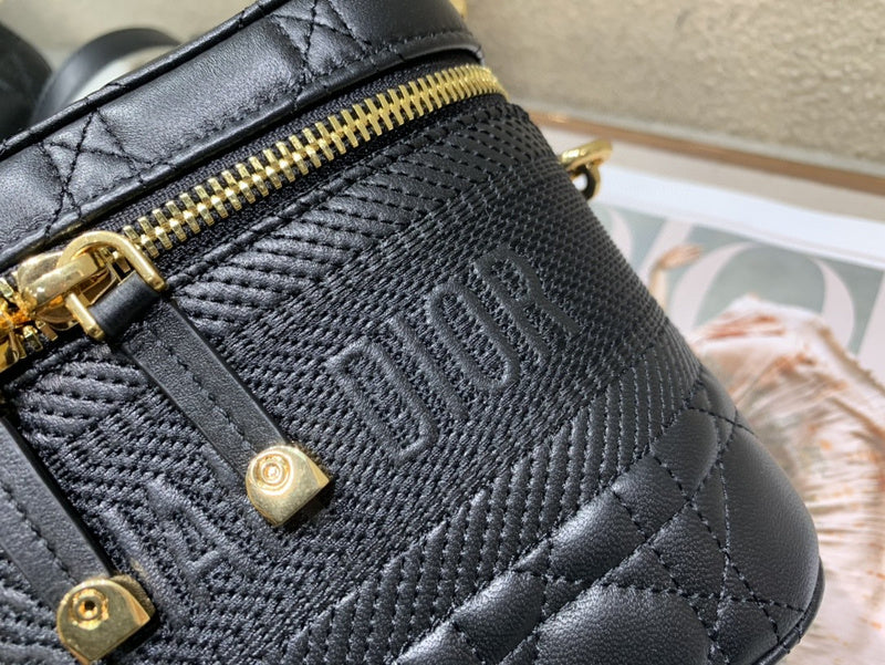 Dragons Bags Detail