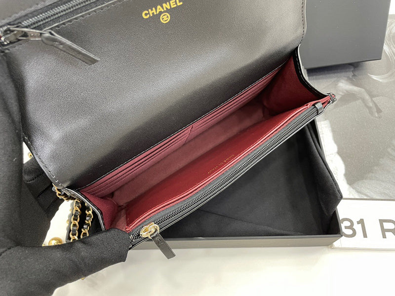 Dragons Bags Detail