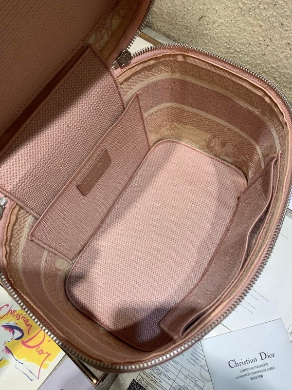 Dragons Bags Detail