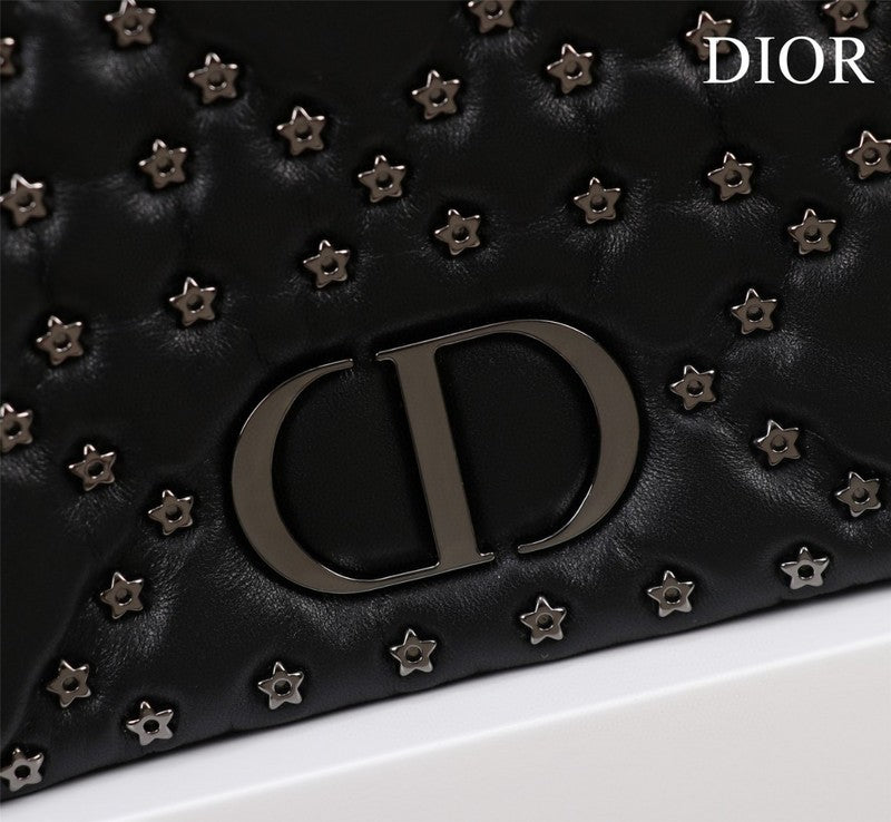 Dragons Bags Detail