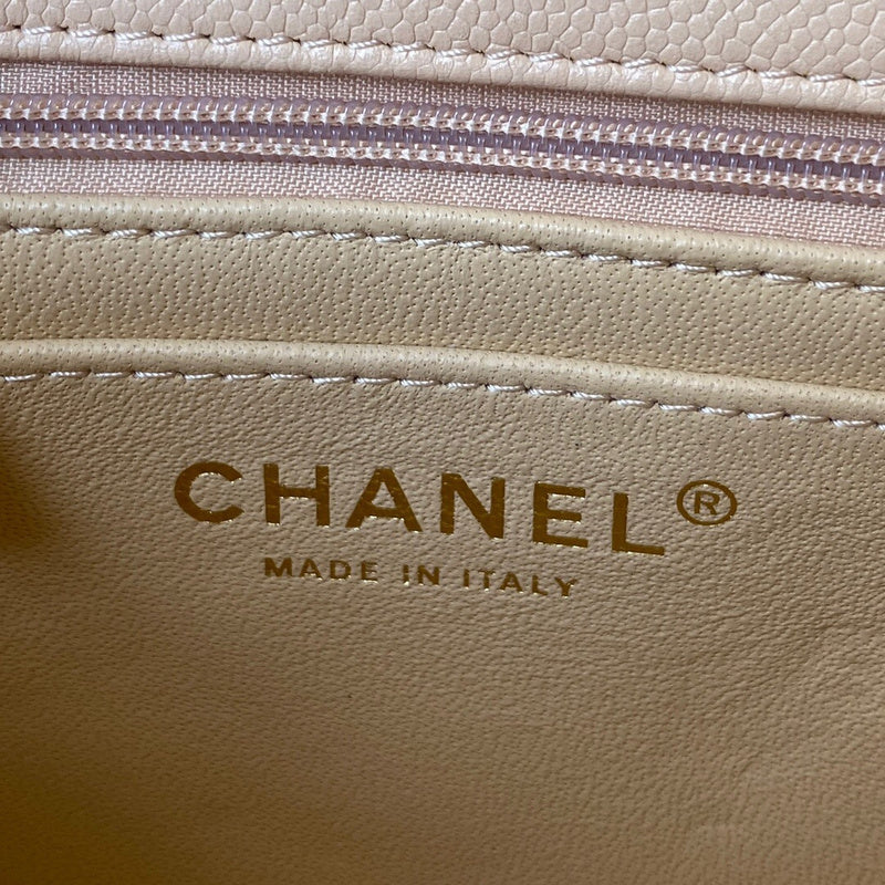 Dragons Bags Detail