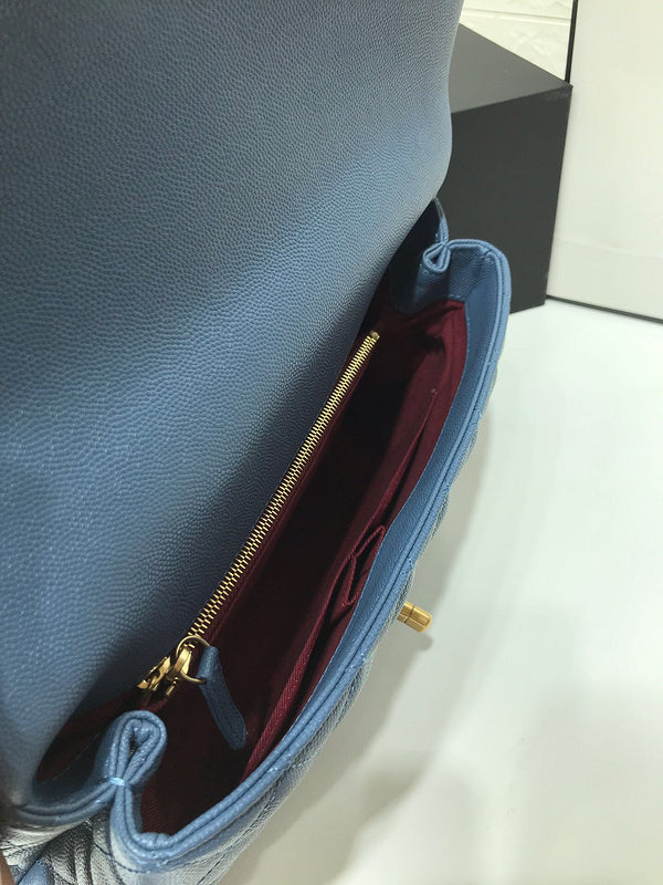 Dragons Bags Detail