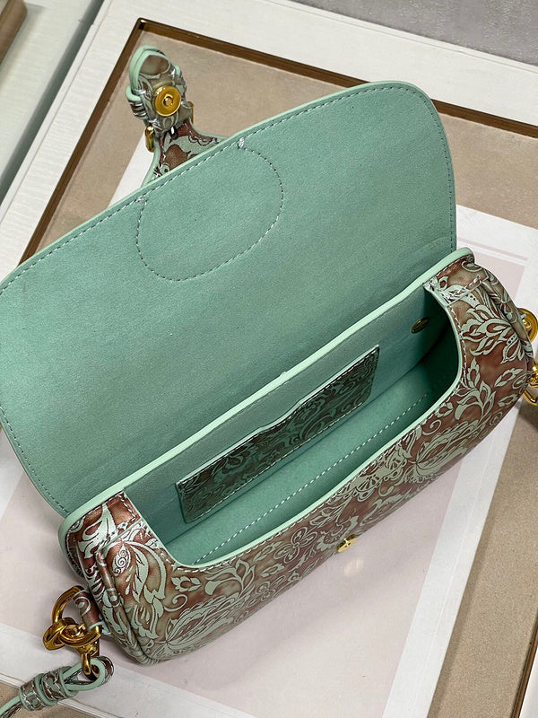 Dragons Bags Detail