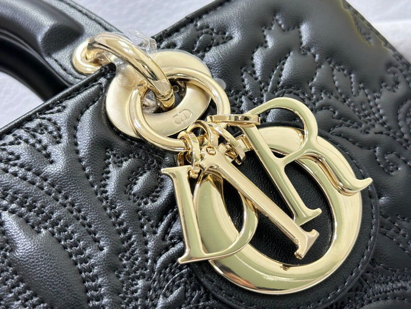 Dragons Bags Detail