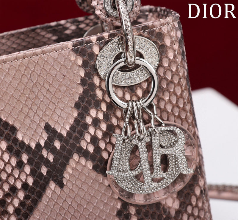 Dragons Bags Detail