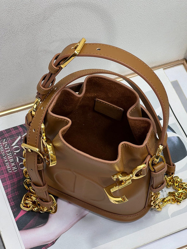 Dragons Bags Detail
