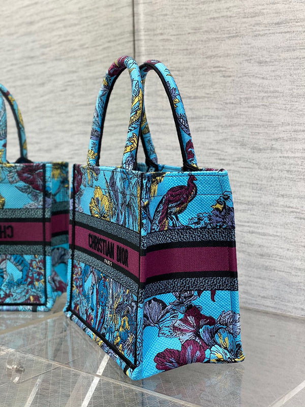 Dragons Bags Detail