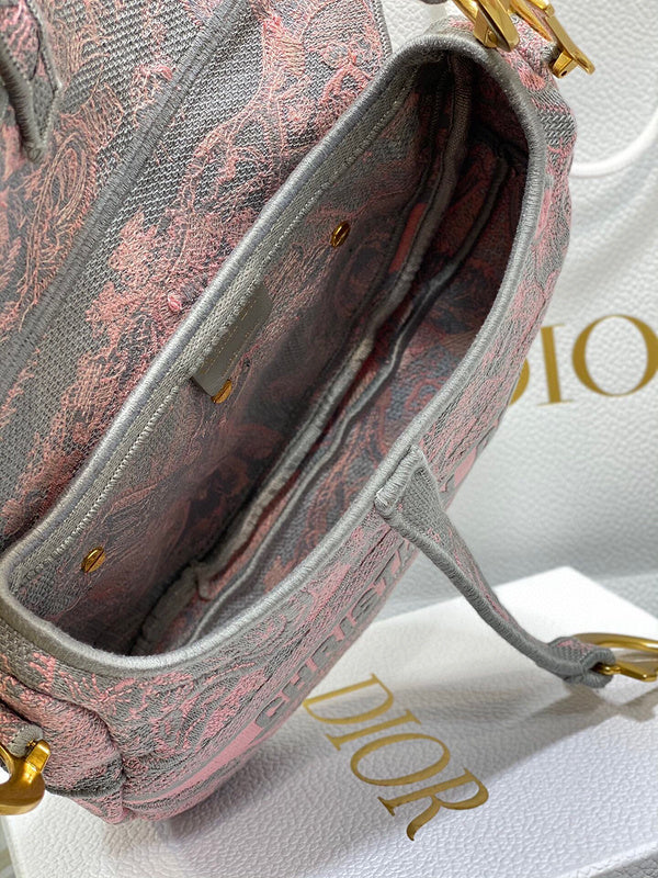 Dragons Bags Detail