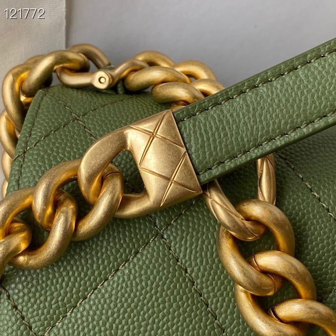 Dragons Bags Detail