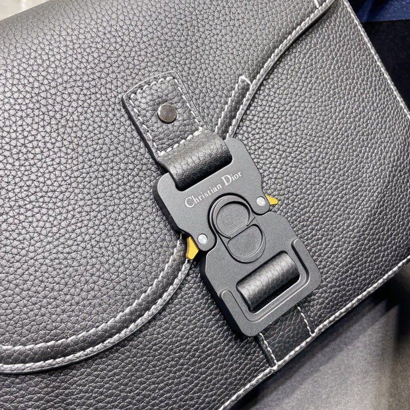 Dragons Bags Detail